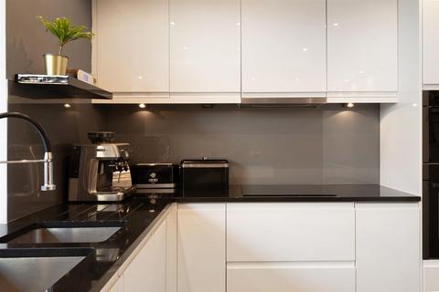 6 bedroom house for sale, Madrid Road, Barnes, London