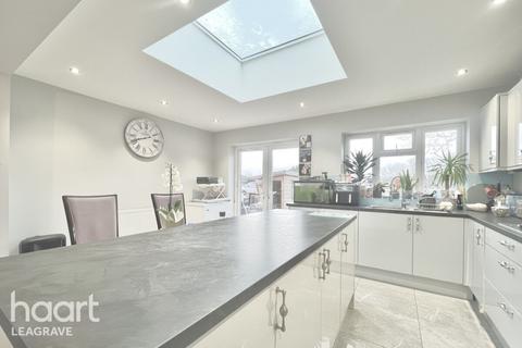 3 bedroom terraced house for sale, Gardenia Avenue, Luton