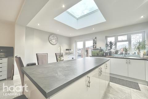 3 bedroom terraced house for sale, Gardenia Avenue, Luton