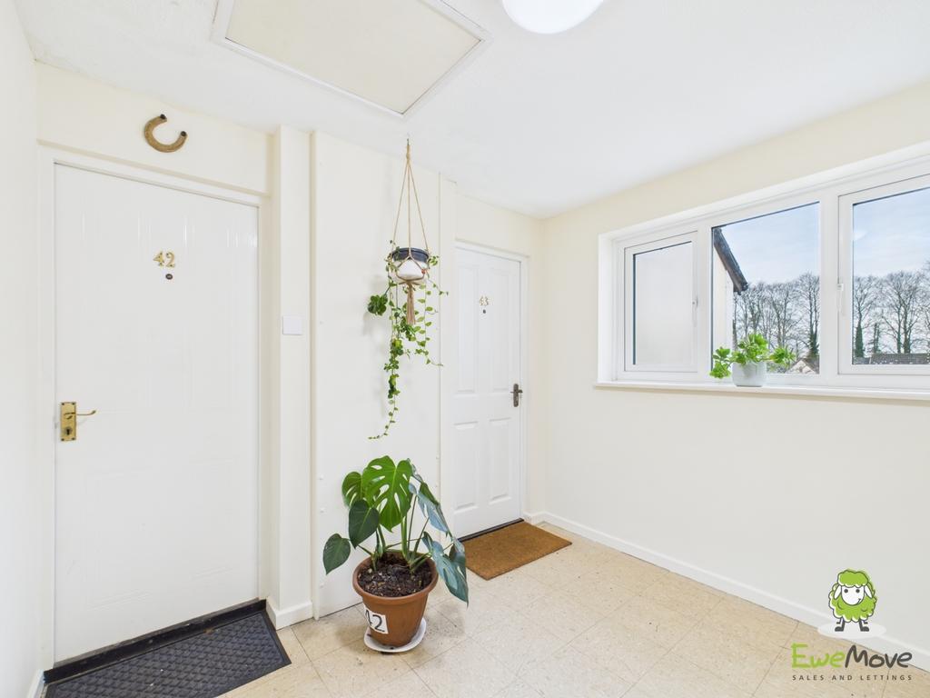Ewe Move Estate Agents Basingstoke - Gander Drive -