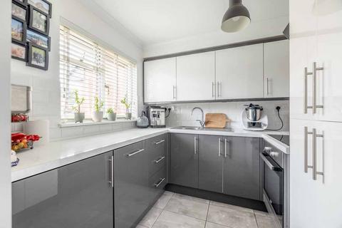 undefined, Mead Avenue, Langley SL3