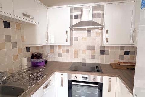 1 bedroom flat for sale, Homeborough House, Brinton Lane, Hythe, Southampton, Hampshire, SO45