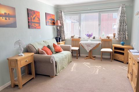 1 bedroom flat for sale, Homeborough House, Brinton Lane, Hythe, Southampton, Hampshire, SO45