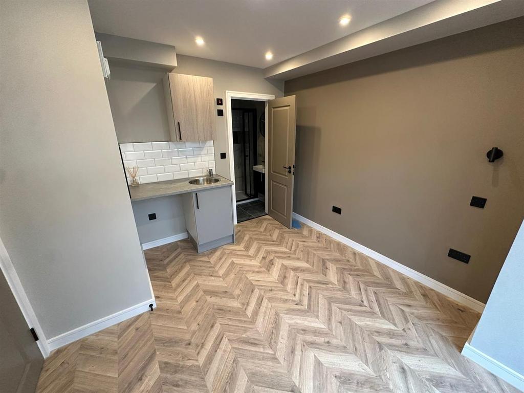 Studio 1 11 Valentine Rd Harrow ll.jpg