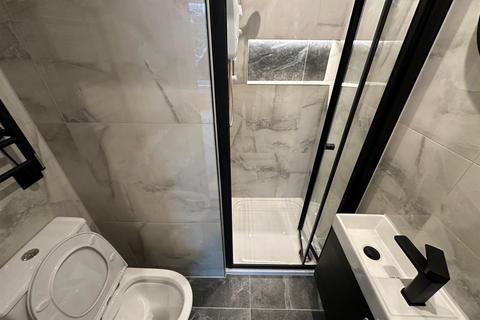 Studio to rent, Valentine Road, Harrow