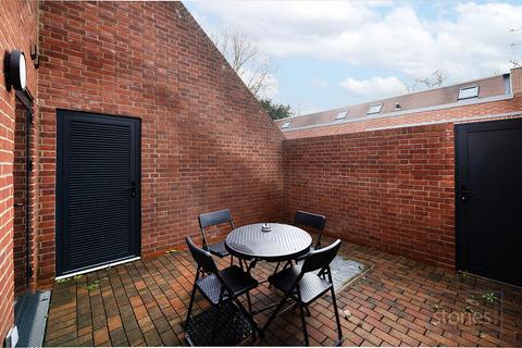 2 bedroom apartment to rent, Elm Park, Stanmore, HA7