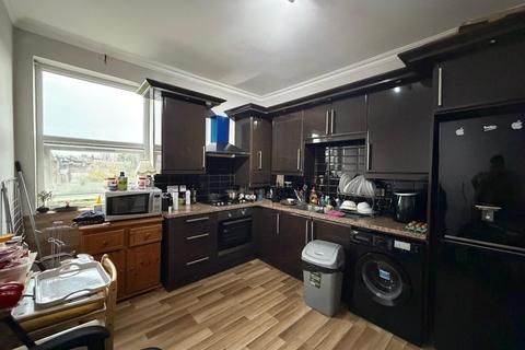House share to rent, Churchfield Road, Acton