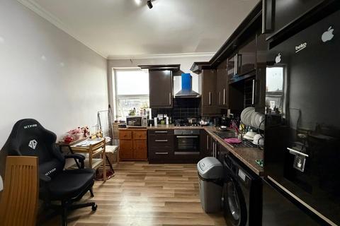 House share to rent, Churchfield Road, Acton
