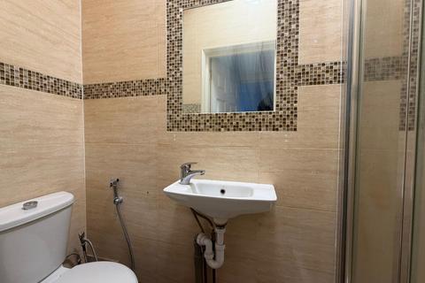 House share to rent, Churchfield Road, Acton