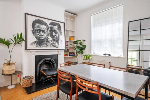 2 bedroom mews to rent, Hardwicke Mews, London, WC1X