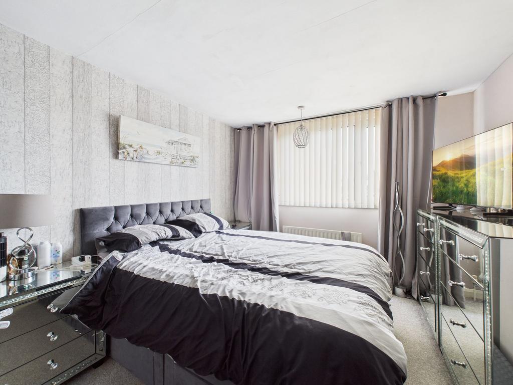 Bedrooom 1
