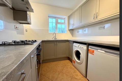undefined, Oakwood Close, London, N14