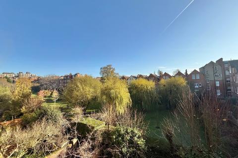 Studio to rent, 59 Canfield Gardens, London NW6
