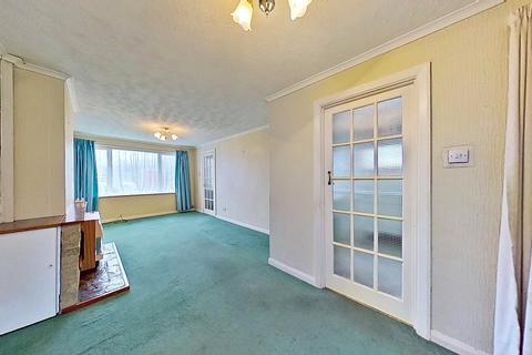3 bedroom semi-detached house for sale, Hunters Chase, Herne Bay, CT6 7BD
