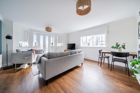 2 bedroom flat for sale, Garden Mews, Harrogate, HG2