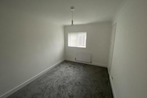 3 bedroom terraced house to rent, Gibbons Walk, South Shields