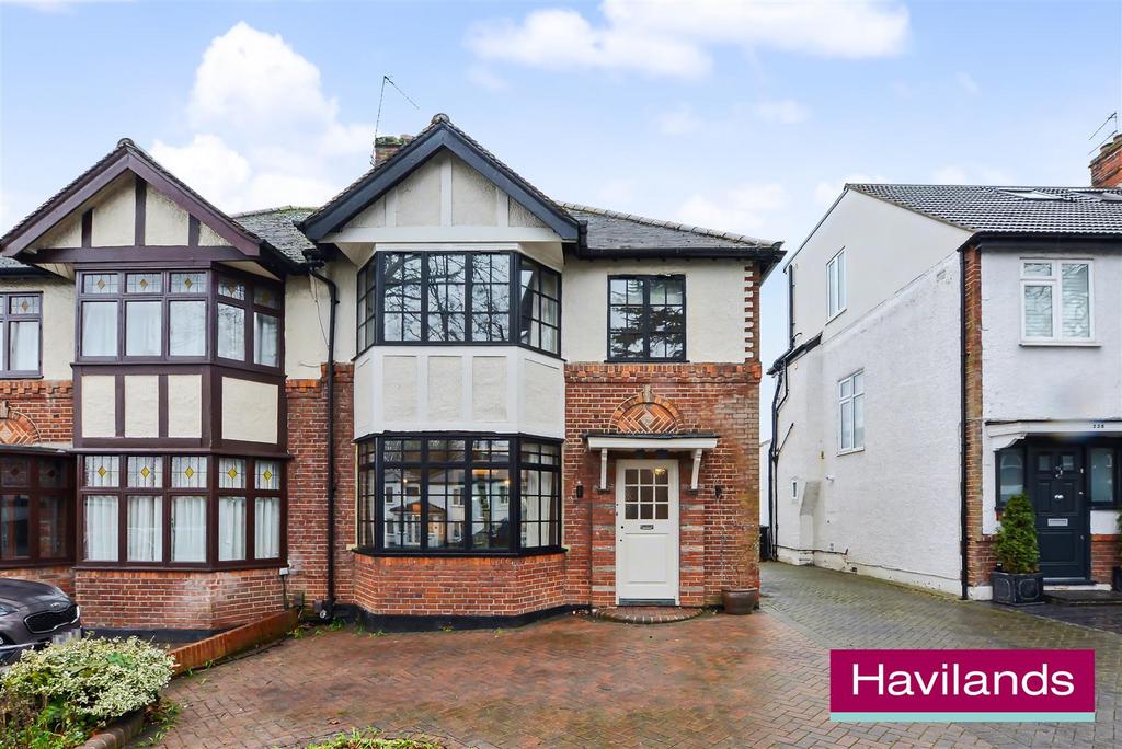 Winchmore Hill Road N21 1 QR-20.jpg