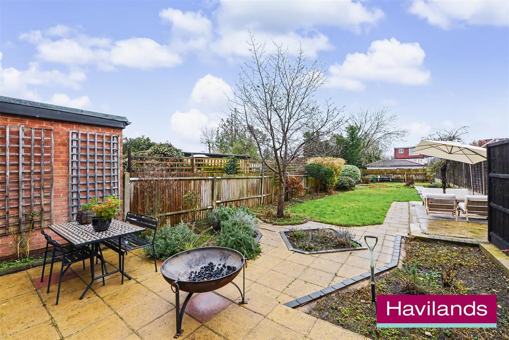Winchmore Hill Road N21 1 QR-1.jpg