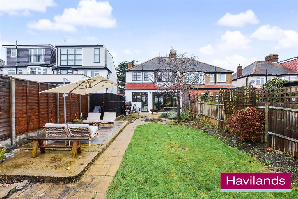 Winchmore Hill Road N21 1 QR-2.jpg