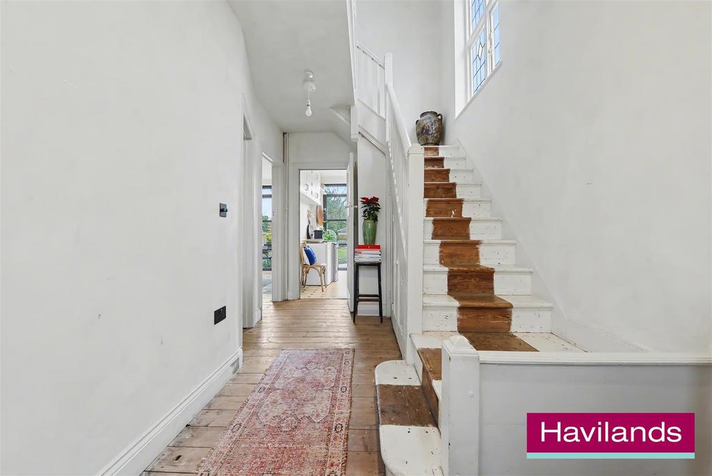 Winchmore Hill Road N21 1 QR-9.jpg