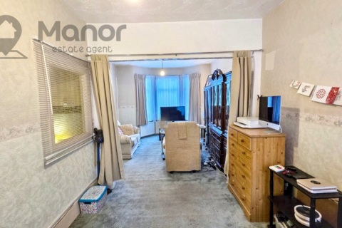 3 bedroom terraced house for sale, Little Ilford Lane, Manor Park, E12 5PW