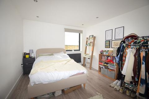 2 bedroom flat to rent, Westow Street, Crystal Palace SE19