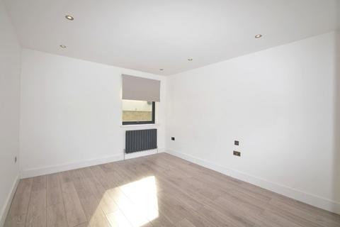 2 bedroom flat to rent, Westow Street, Crystal Palace SE19