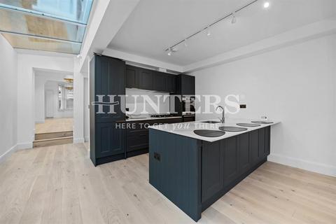 4 bedroom terraced house to rent, Torbay Road, London, NW6