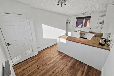 3 bedroom detached house to rent, Catherine Road, 26 Catherine Road, M8