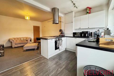 3 bedroom coach house to rent, Lilac Grove, Beeston NG9