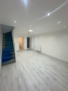 2 bedroom terraced house to rent, Main Road, Harwich CO12