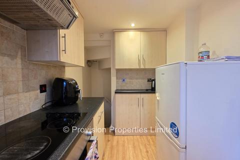 2 bedroom terraced house to rent, Harold Walk, Hyde Park LS6