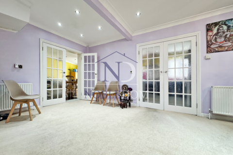 3 bedroom semi-detached house for sale, Hounslow, TW3