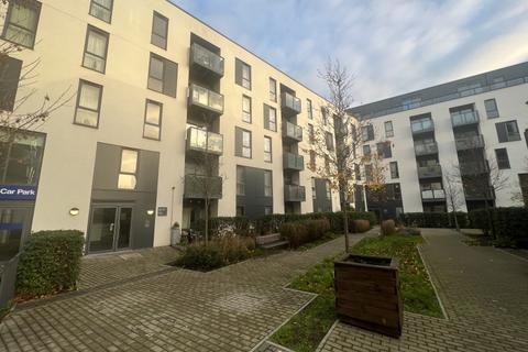 2 bedroom apartment to rent, Addlestone, Surrey, KT15