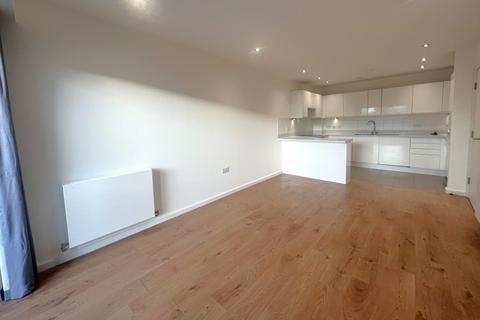 2 bedroom apartment to rent, Addlestone, Surrey, KT15