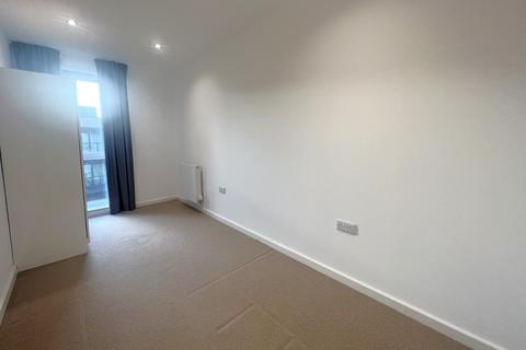 2 bedroom apartment to rent, Addlestone, Surrey, KT15
