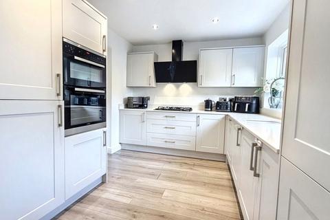 3 bedroom semi-detached house for sale, Salters Close, Newcastle upon Tyne, Tyne and Wear, NE3 5BZ