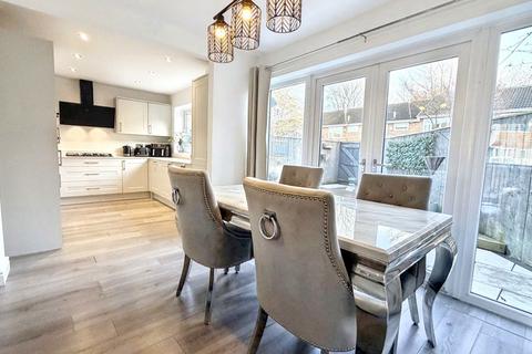 3 bedroom semi-detached house for sale, Salters Close, Newcastle upon Tyne, Tyne and Wear, NE3 5BZ