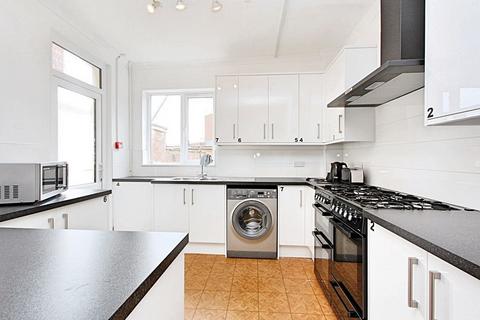 1 bedroom house of multiple occupation to rent, Alphington Street, Exeter, EX2