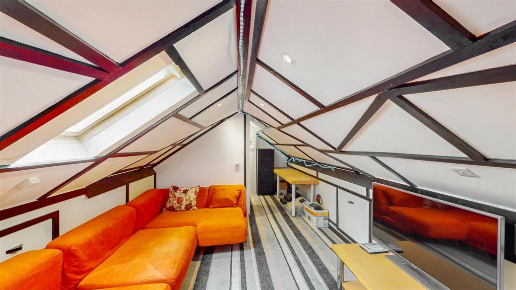 Loft Room.jpg