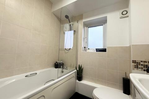 2 bedroom flat for sale, Pullman Place, Eltham, SE9