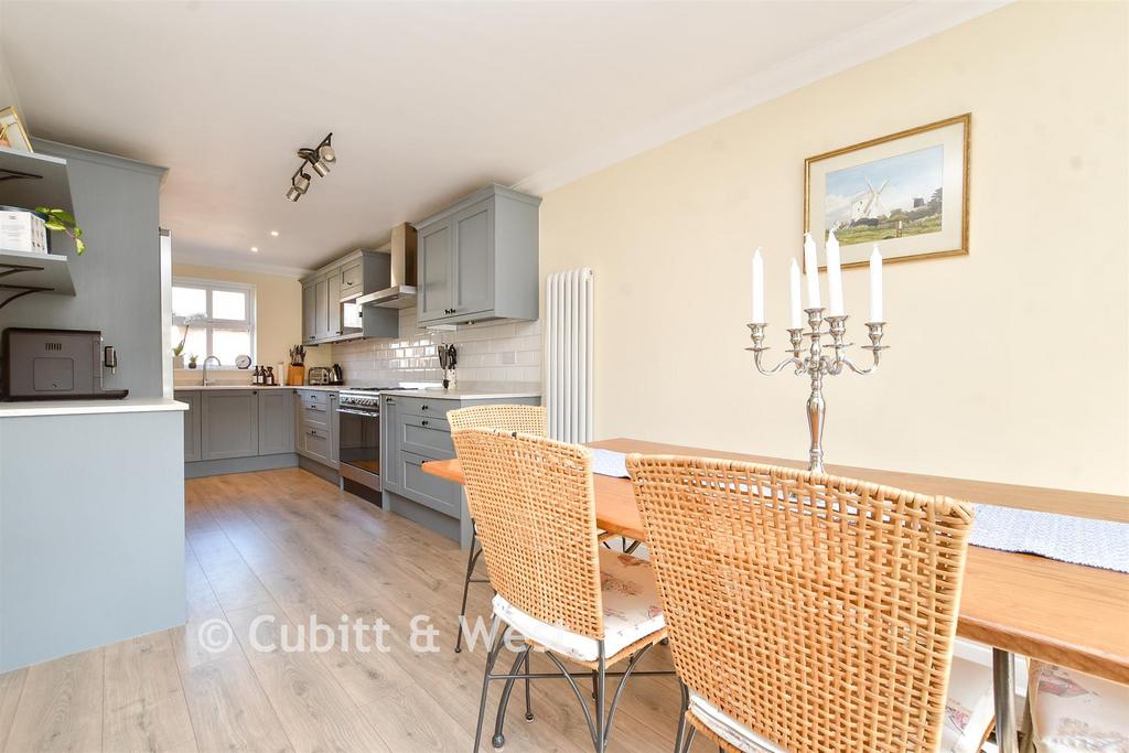Kitchen/Dining