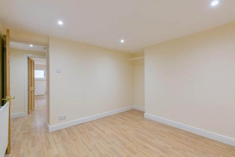 1 bedroom in a house share to rent, Springfield Road, Guildford GU1