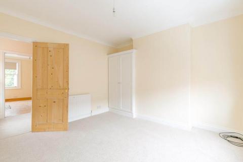 1 bedroom in a house share to rent, Springfield Road, Guildford GU1