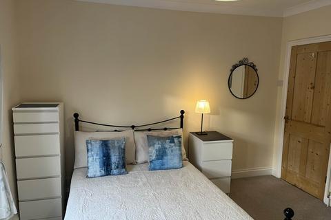 1 bedroom in a house share to rent, Springfield Road, Guildford GU1