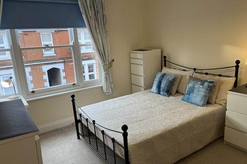 1 bedroom in a house share to rent, Springfield Road, Guildford GU1