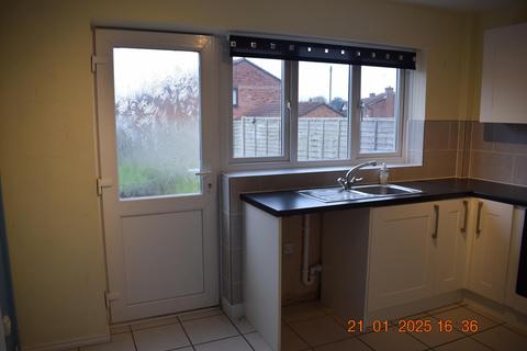 2 bedroom semi-detached house to rent, Orford Rise, Nuneaton CV10