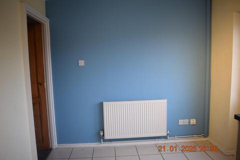 2 bedroom semi-detached house to rent, Orford Rise, Nuneaton CV10