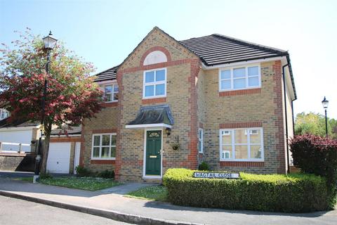 4 bedroom detached house for sale, Wagtail Close, Horsham, West Sussex