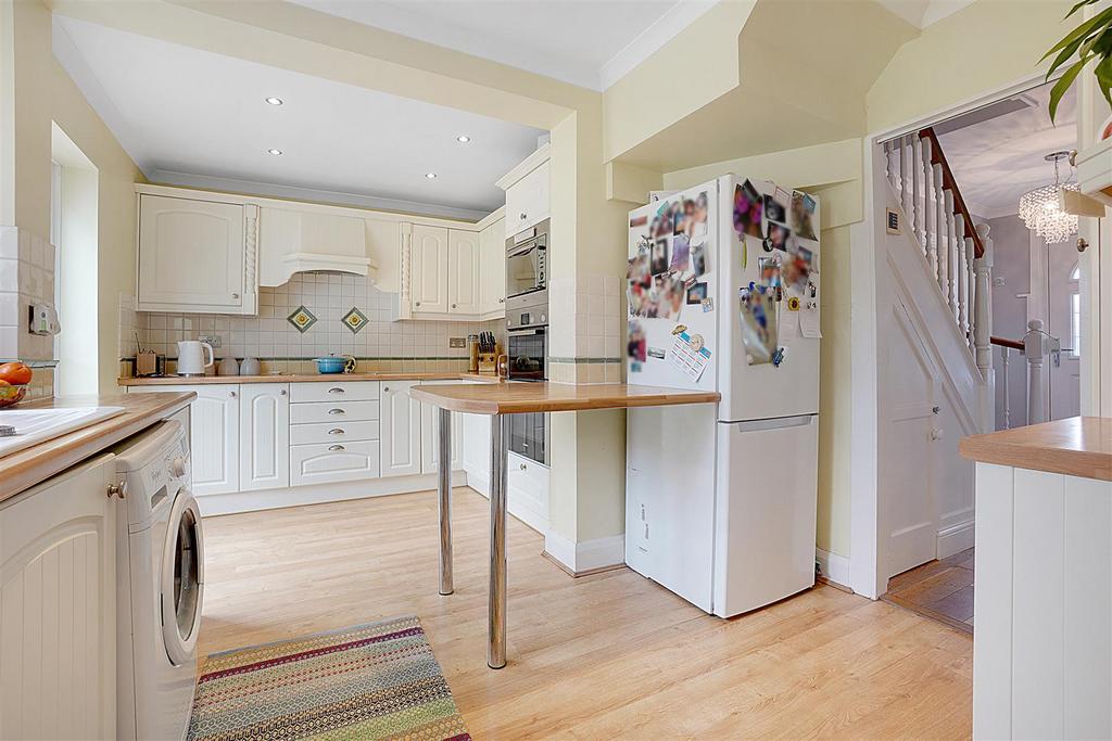 Kitchen 1.jpg